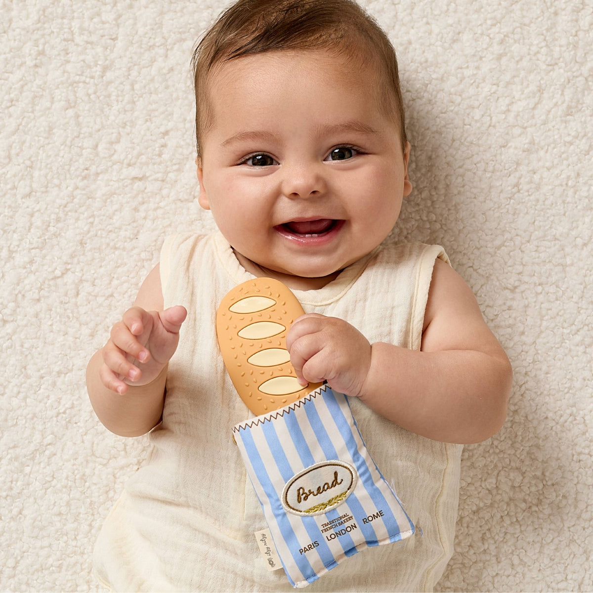 Itzy Ritzy_Baguette Crinkle™ Teether Toy_3