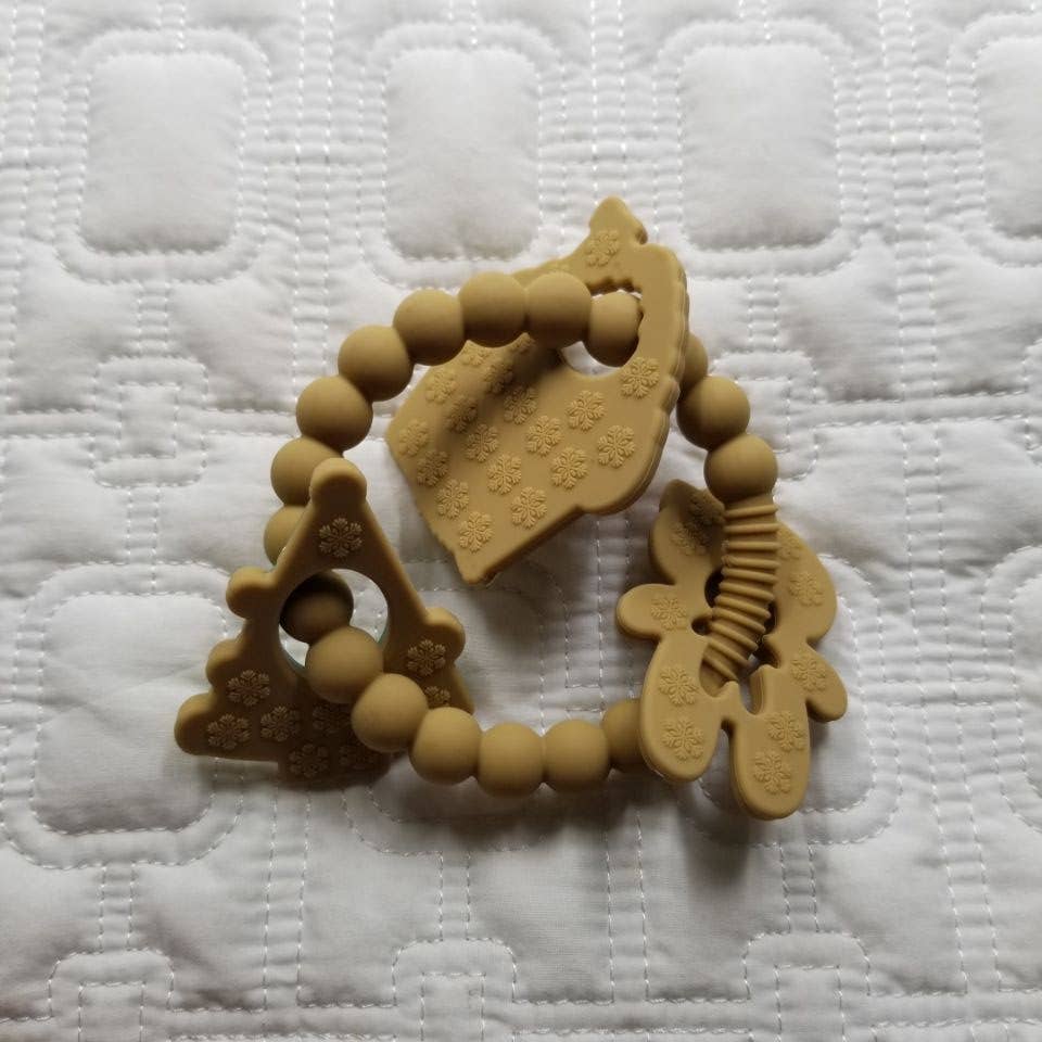 D & C TOYS_Christmas Tree and Gingerbread Teether Ring_2
